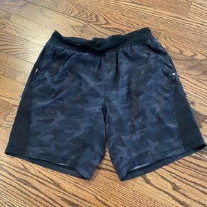 Camo Vuori Large Mens Short